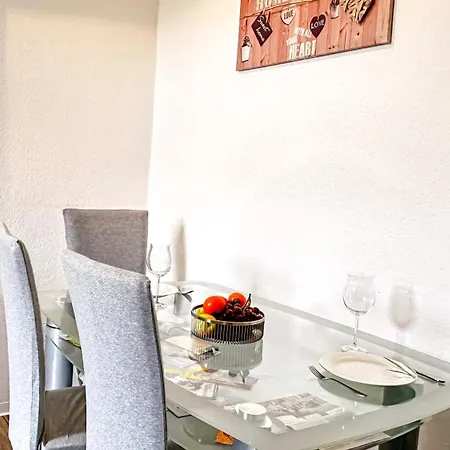 Gemuetliche Mit Gartennutzung